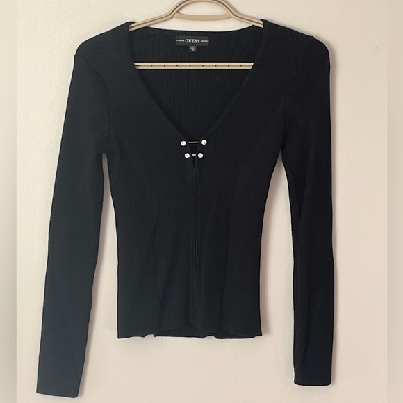 Women’s GUESS Long Sleeve Pierced V-Neck Irina Rib Sweater Pullover Sweater - Picture 1 of 14